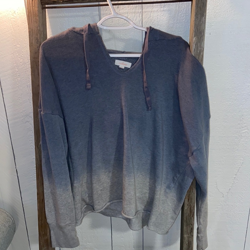 Long crop top thin sweater, ombre purple into grey
